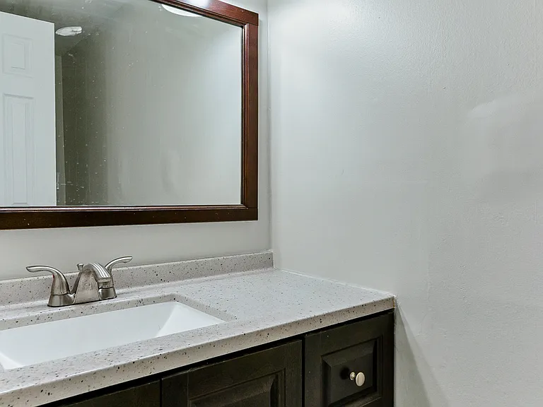 228 N Palmyra Dr — Photo 15