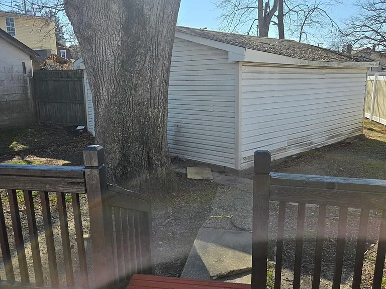 811 Central Ave — Photo 58