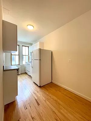 2nd image of 409 E 64th St APT 6D