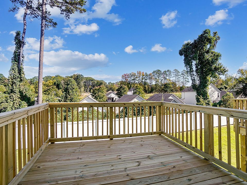 Photo representation of the Harmony plan. Colors, finishes and options will vary.