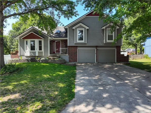 1708 SE 7th Ter, Lees Summit, MO 64063