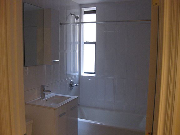3rd image of 625 Ocean Ave APT 4A