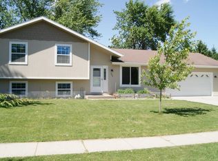 305 Sycamore Blvd, Huxley, IA 50124