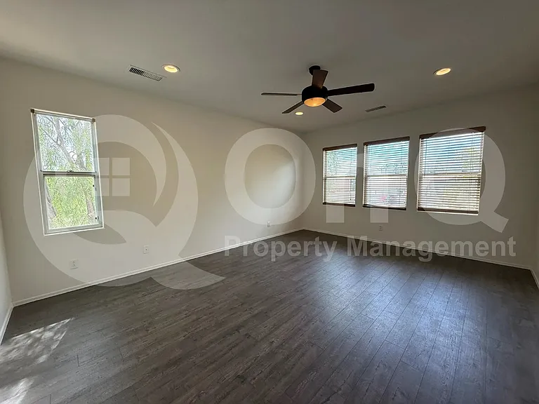 1104 E Gail Dr — Photo 11