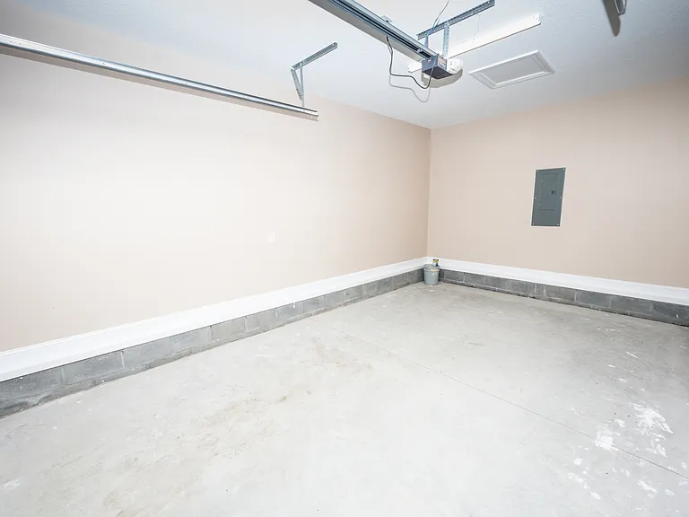 128 Macdonald Blvd — Photo 16
