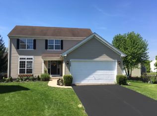 360 S Arrowhead Ct, Round Lake, IL 60073