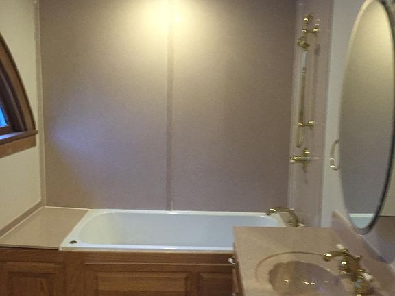 3rd image of 304 Wooster St