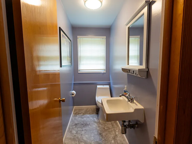 42 Stuyvesant Rd — Photo 9