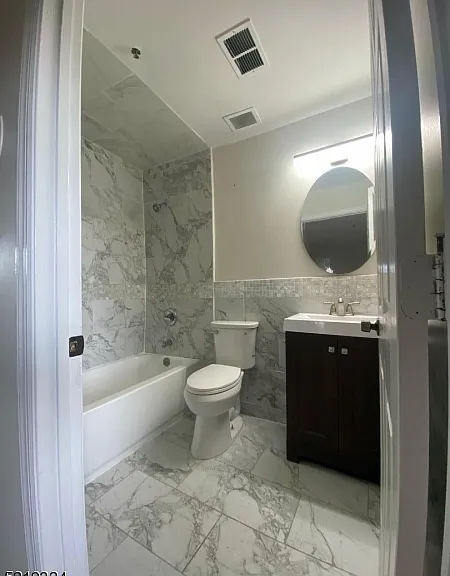 1427 S Wood Ave #4 — Photo 6