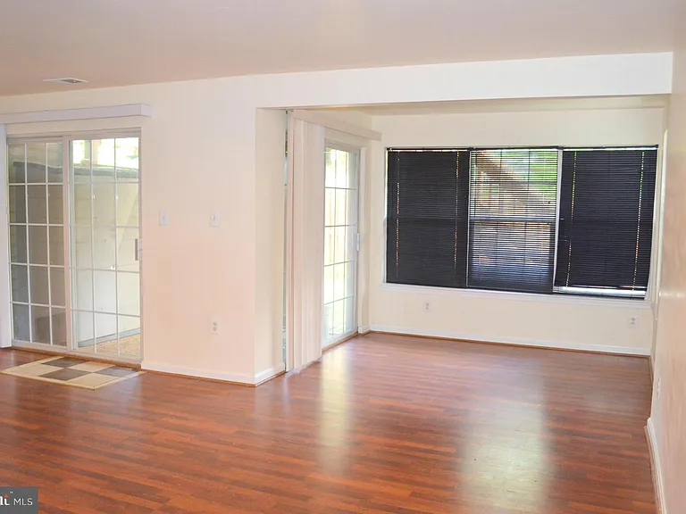 6863 Drifton Ct — Photo 21
