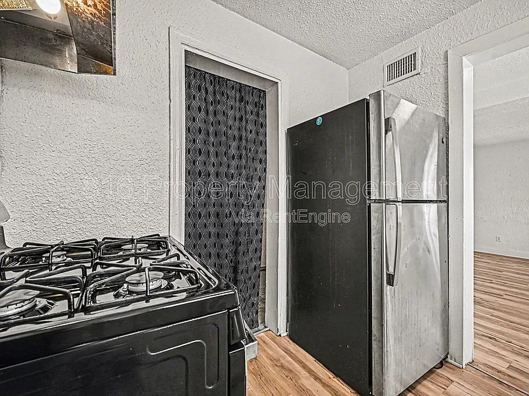 4216 Cleveland Ave — Photo 6