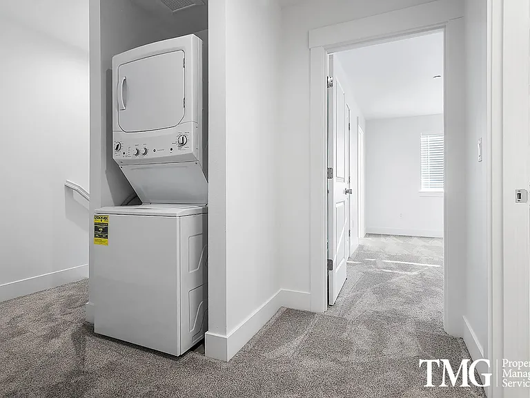 977 Creer Way #D-111 — Photo 23
