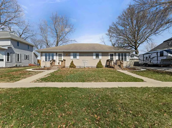 202 E South St, Prairie City, IA 50228
