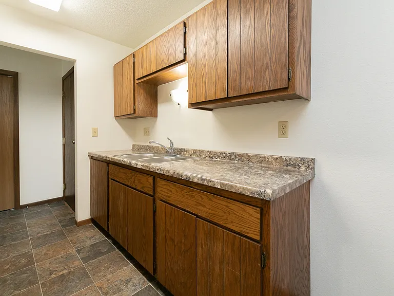 Fargo, ND Maplewood Bend Apartments | Kitchen
