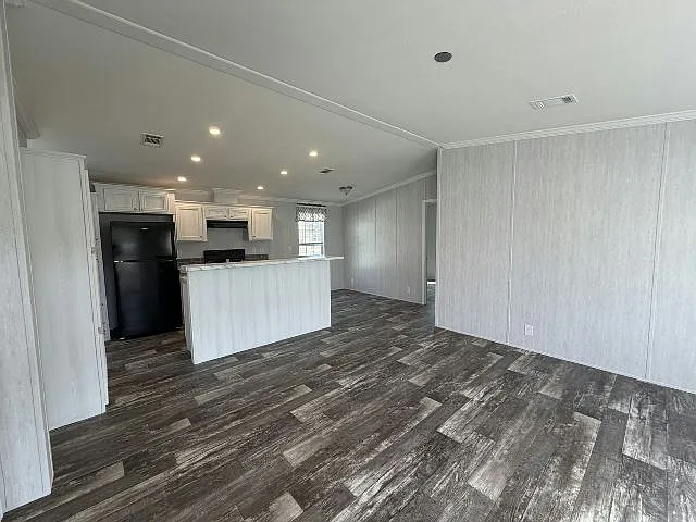3 bed, 2.0 bath, 960 sqft, $2,100 — Photo 3