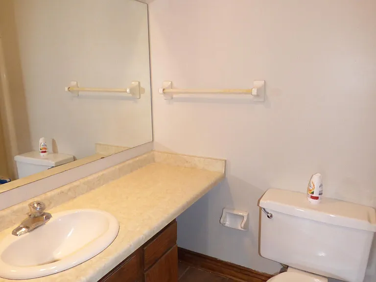 2604 4th Ave NE #9 — Photo 6