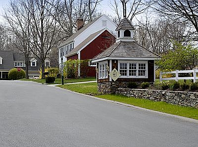 2nd image of 7 Old Colony Rd