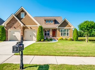 8562 Seven Lakes Dr, Ooltewah, TN 37363