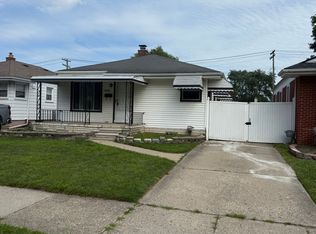 24260 Lexington Ave, Eastpointe, MI 48021