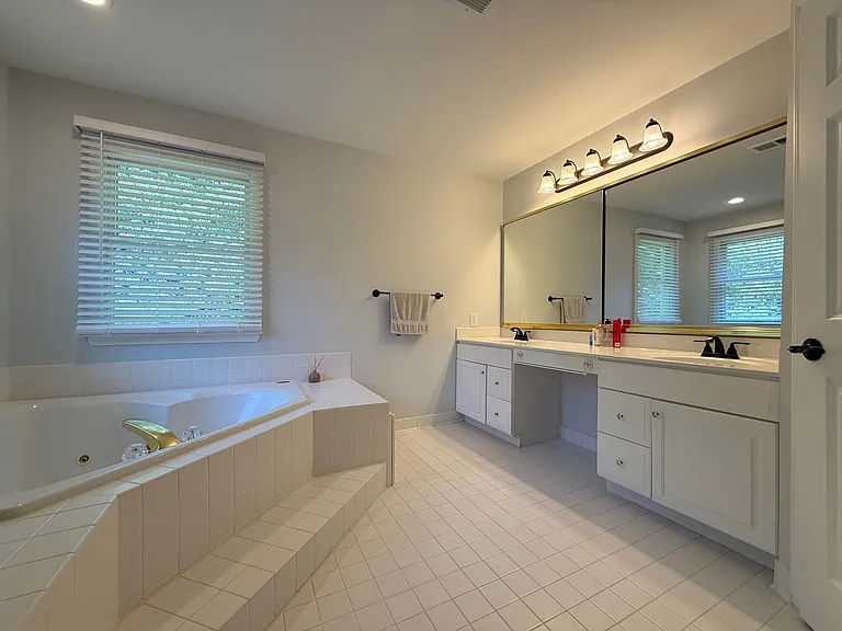 8011 Lions Crest Way — Photo 23