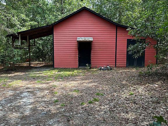 3rd image of 350 Wildwood Ln