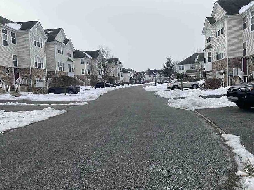 2nd image of 19 Indian Fields Dr