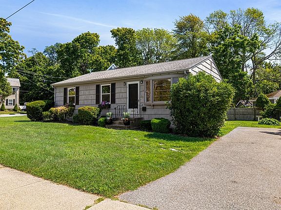 3rd image of 1747 Highland Ave