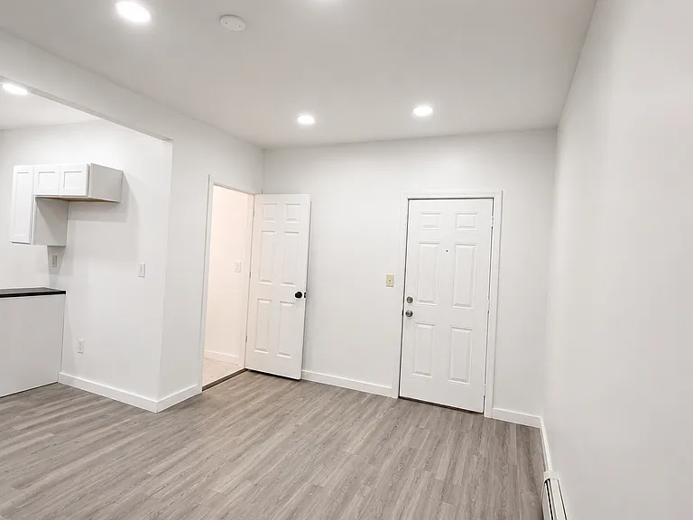 156 West St #1 — Photo 7