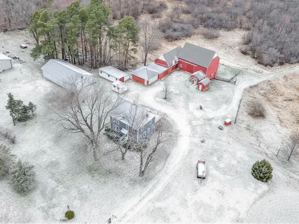 5233 124th Ave, Fennville, MI 49408