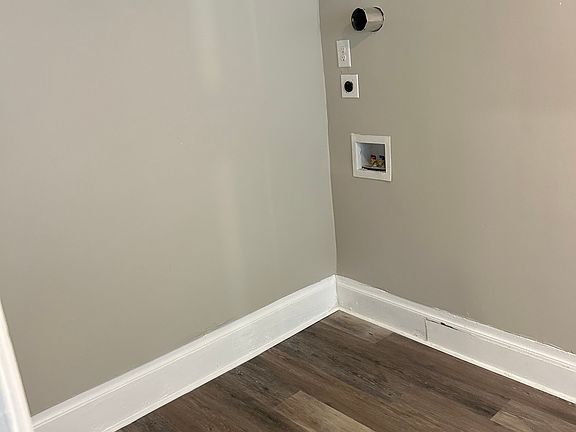 4th image of 708 Pender St #A