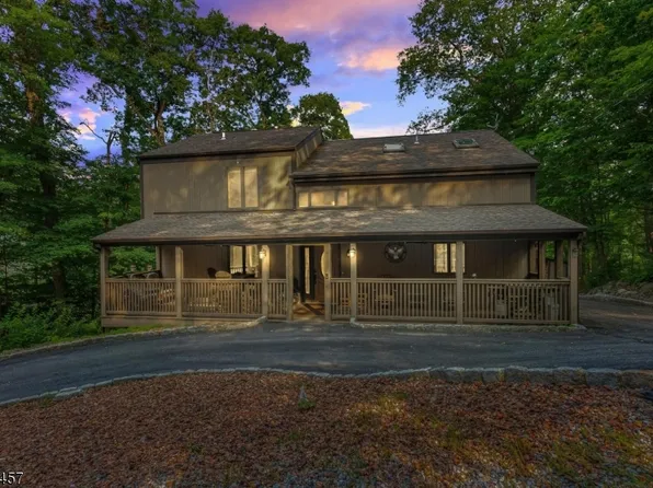 5 Halls Hl, Vernon Twp., NJ 07461