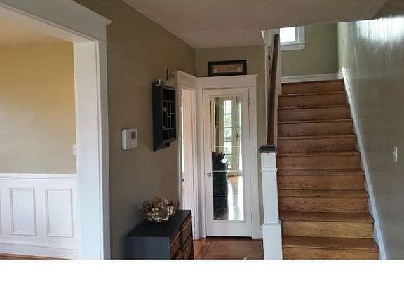 2nd image of 715 Lindale Ave
