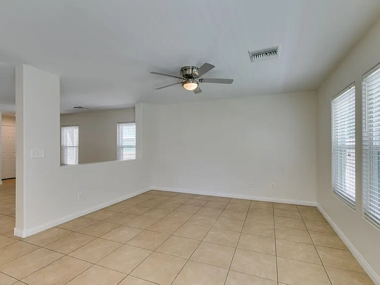 8660 Painted Horseshoe St — Photo 18