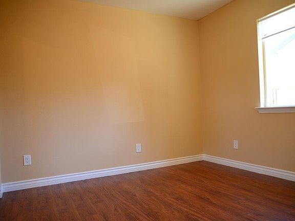 2nd image of 32 Topeka Ave