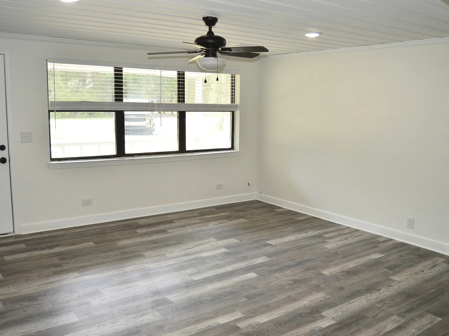 4 bed, 1500 sqft, $1,900 — Photo 2