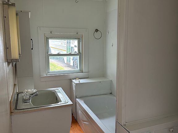 5th image of 1625 Mayfield Rd