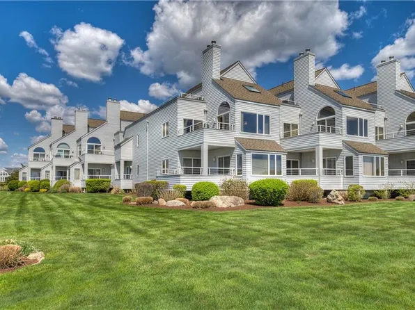 204 Bellevue Ct #204, Narragansett, RI 02882