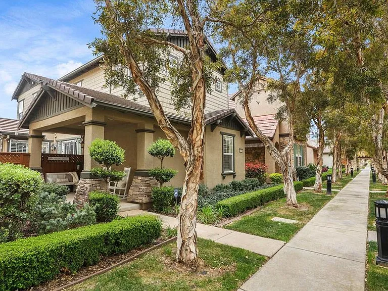 171 W Santa Cruz Way — Photo 1