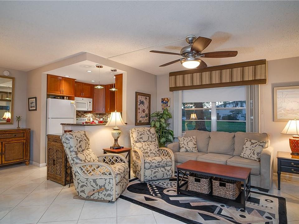 1st image of 225 Farnham J #225