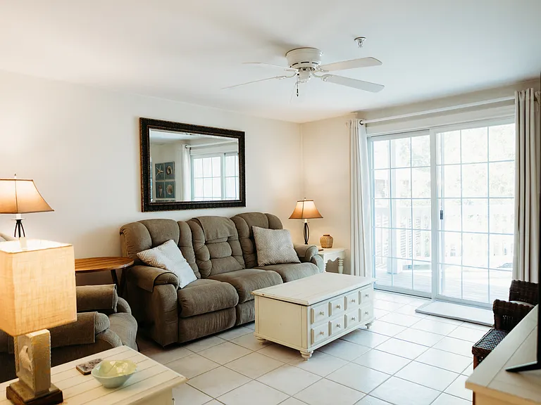 133 W Grand Ave #2 — Photo 14