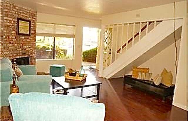 2nd image of 105 Lynbrook Court