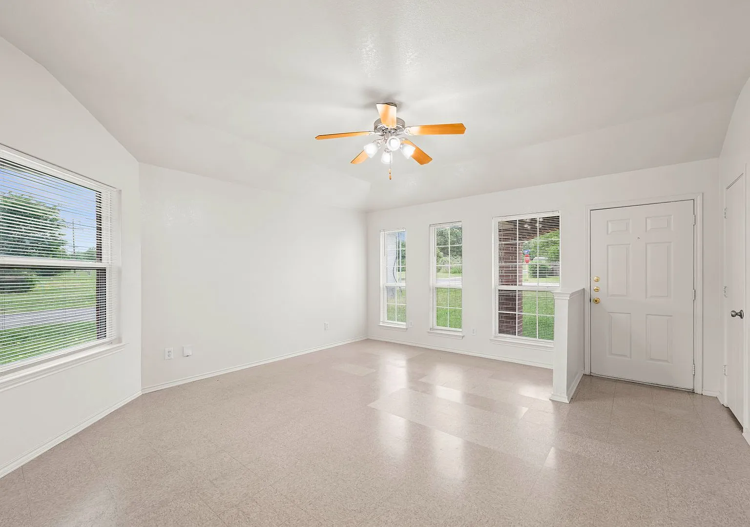 Great 3 Bedroom Home in Temple! — Photo 3