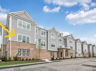 5310 Rio Vista Ln, Northvale, NJ 07647