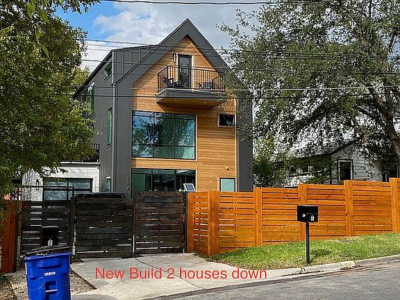 3rd image of 2600 Oaklawn Ave
