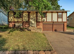 1530 SW Belle Ave, Topeka, KS 66604