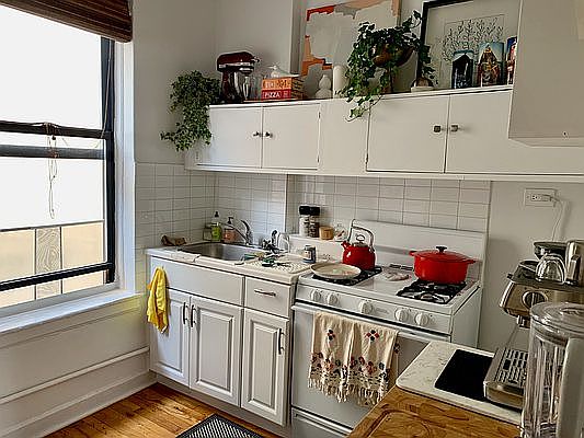 5th image of 405 W 45th St APT 6C