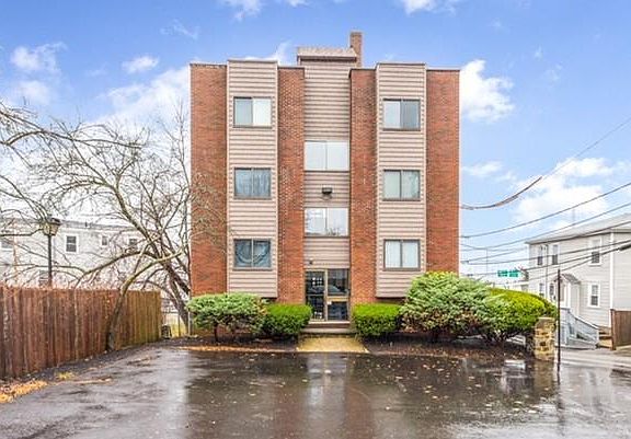 2nd image of 11 Cox Ct APT 7