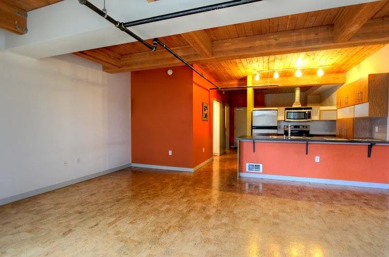 Building Photo - 401 9th Ave N #204