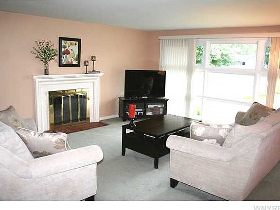 2nd image of 556 Woodstock Ave