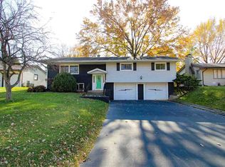 3803 Brendenwood Rd, Rockford, IL 61107